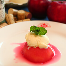 紅玉のコンポート バニラアイス添え